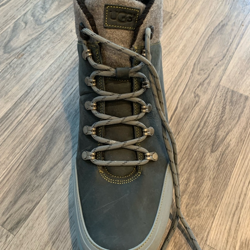 New Ugg boots. Box included.